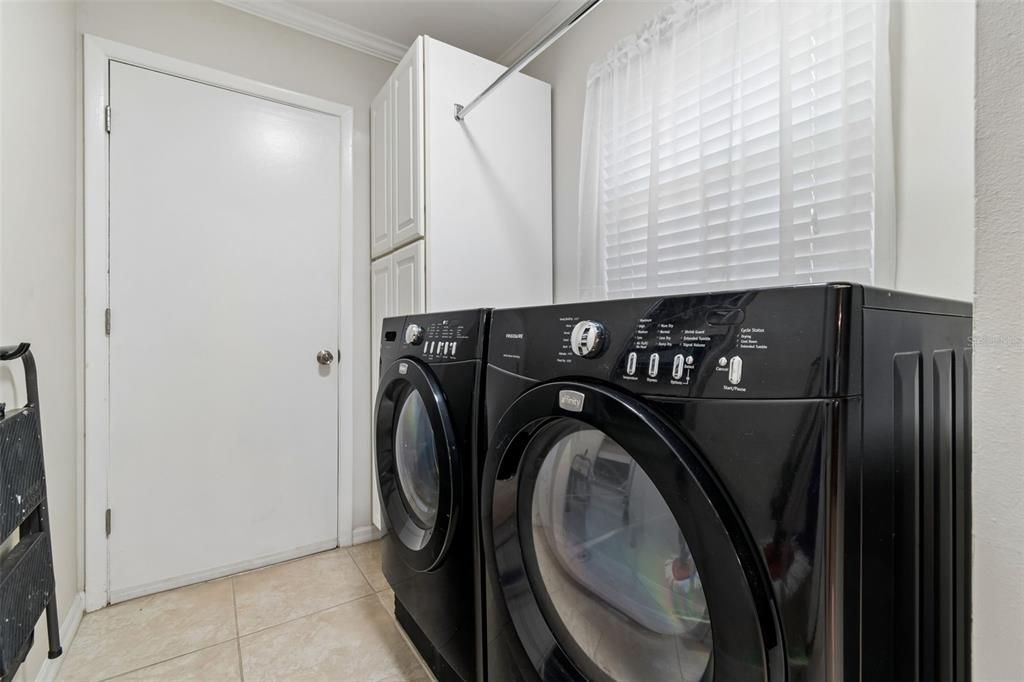 For Sale: $469,000 (3 beds, 2 baths, 1700 Square Feet)
