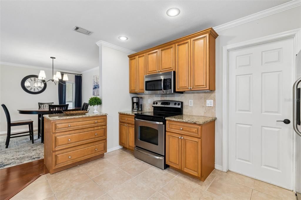 For Sale: $469,000 (3 beds, 2 baths, 1700 Square Feet)