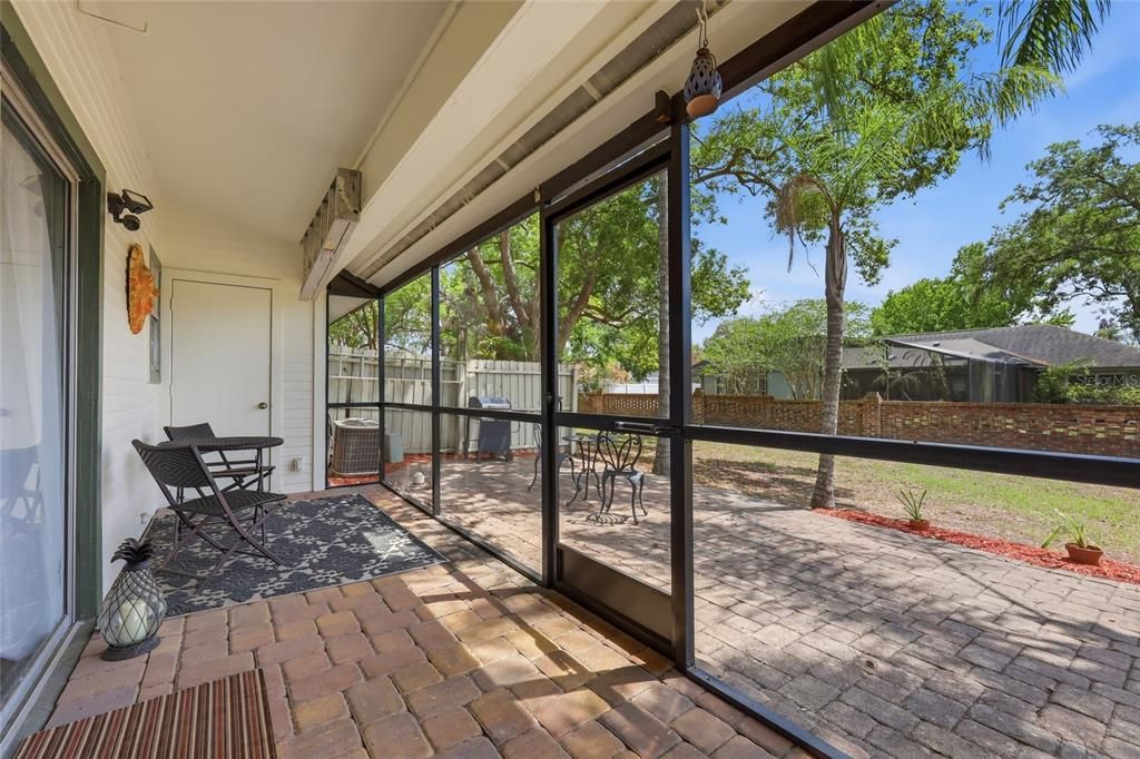 Activo con contrato: $229,900 (2 camas, 2 baños, 1260 Pies cuadrados)