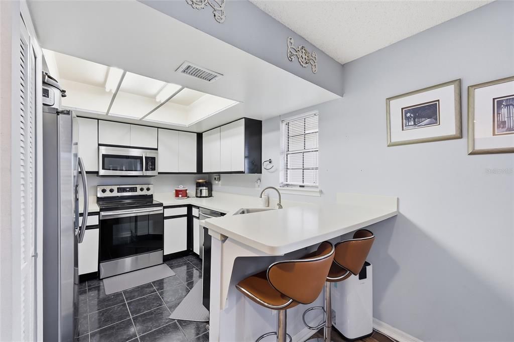 Activo con contrato: $229,900 (2 camas, 2 baños, 1260 Pies cuadrados)