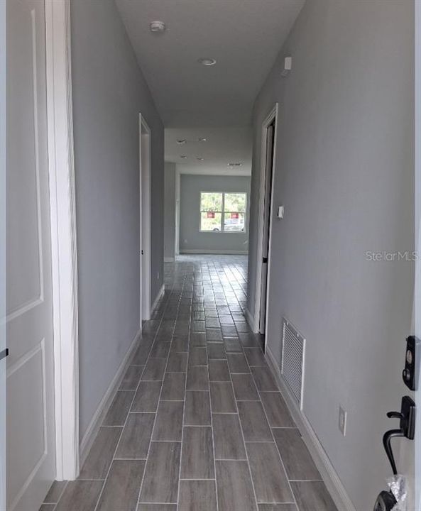 For Sale: $389,000 (3 beds, 2 baths, 1789 Square Feet)