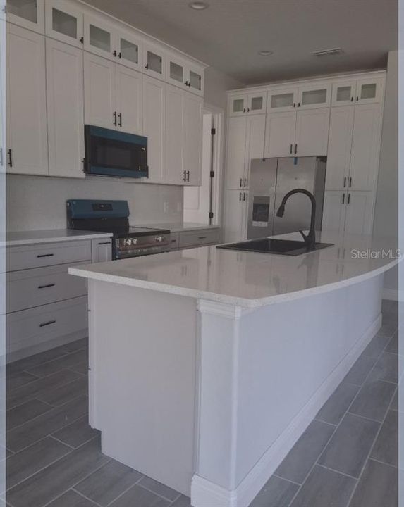 For Sale: $389,000 (3 beds, 2 baths, 1789 Square Feet)