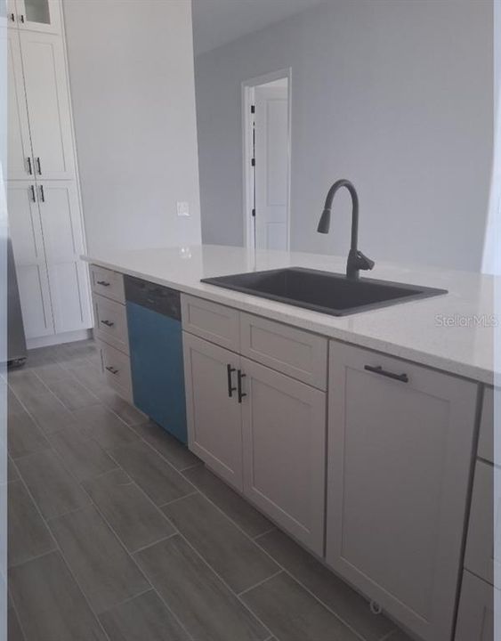 For Sale: $389,000 (3 beds, 2 baths, 1789 Square Feet)