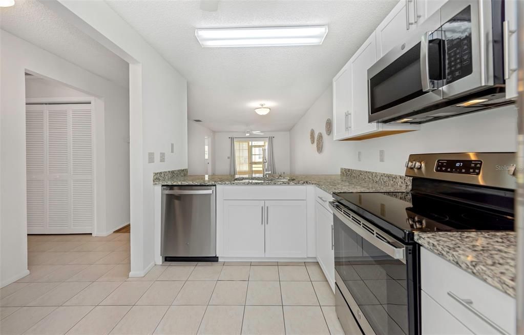 Activo con contrato: $175,000 (2 camas, 2 baños, 964 Pies cuadrados)