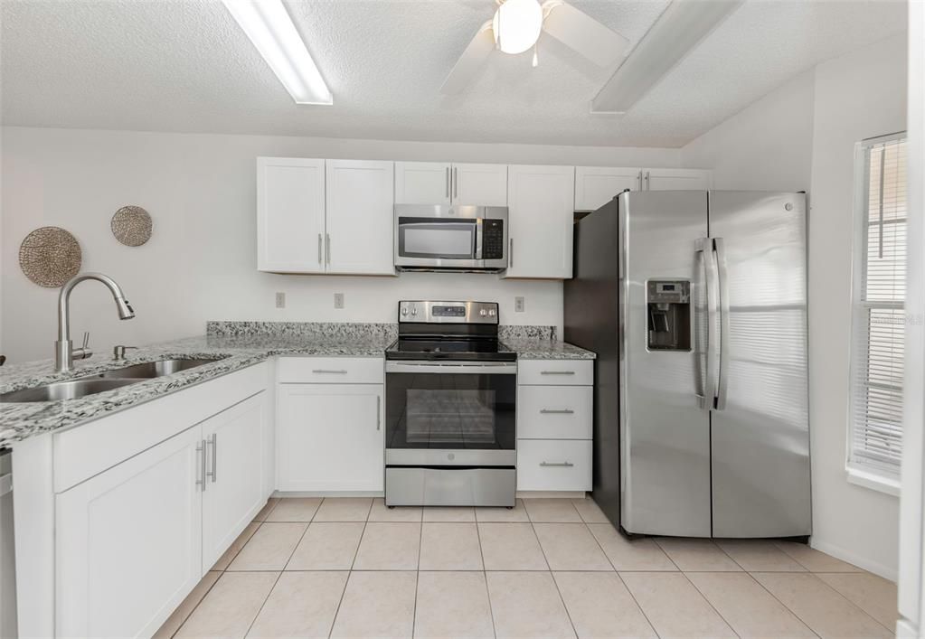 Activo con contrato: $175,000 (2 camas, 2 baños, 964 Pies cuadrados)