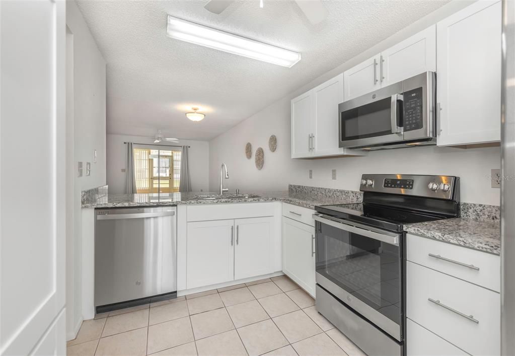 Activo con contrato: $175,000 (2 camas, 2 baños, 964 Pies cuadrados)