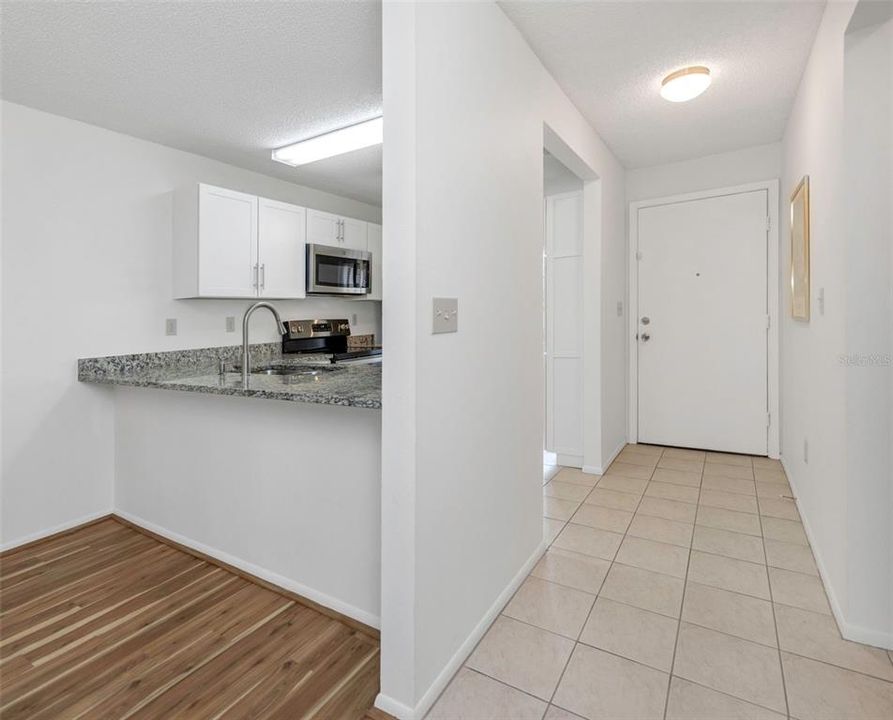 Activo con contrato: $175,000 (2 camas, 2 baños, 964 Pies cuadrados)