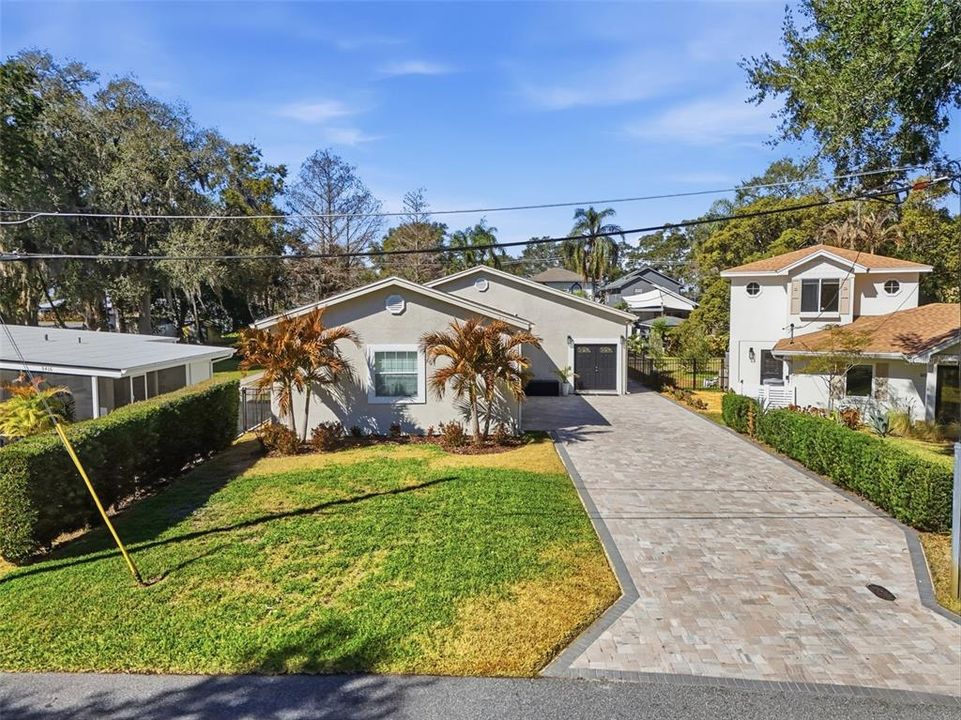 For Sale: $830,000 (3 beds, 2 baths, 1880 Square Feet)