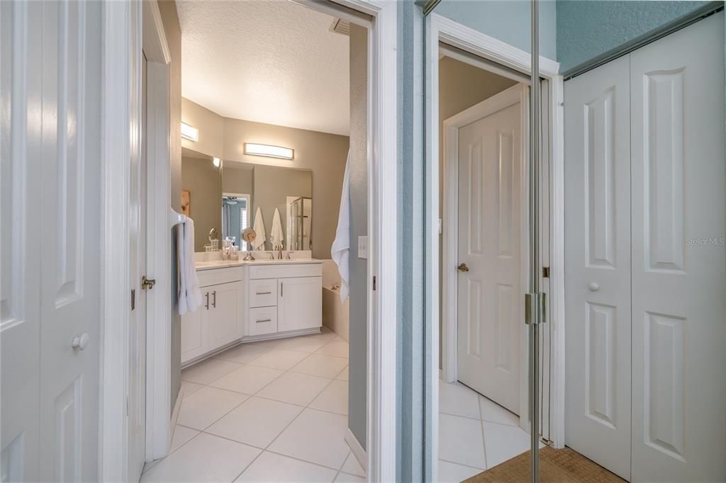 For Sale: $525,000 (2 beds, 2 baths, 1299 Square Feet)