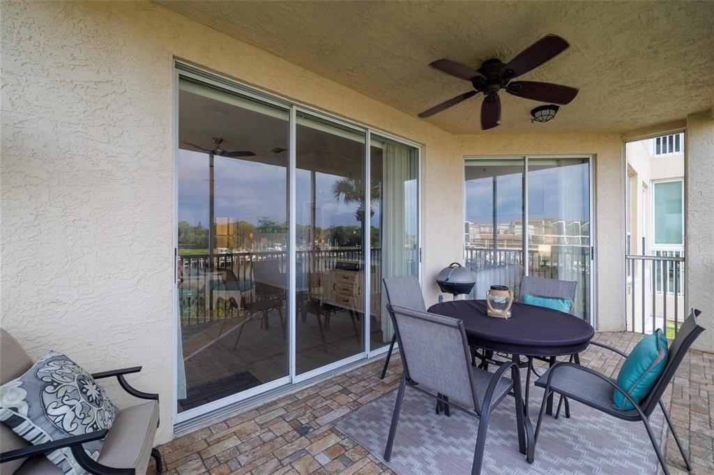 For Sale: $525,000 (2 beds, 2 baths, 1299 Square Feet)