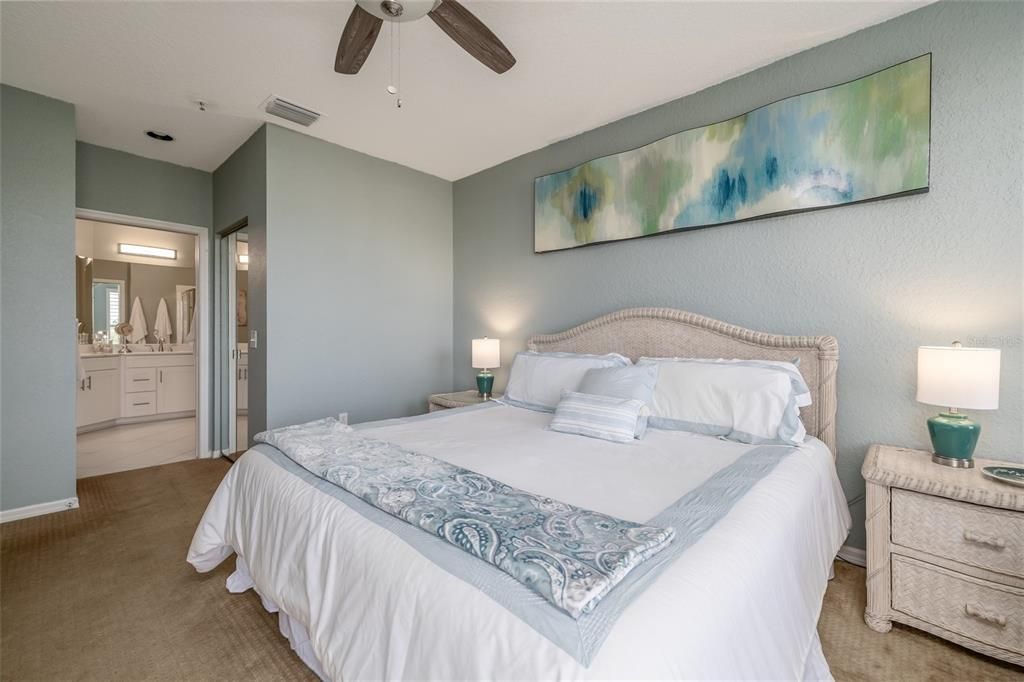 For Sale: $525,000 (2 beds, 2 baths, 1299 Square Feet)