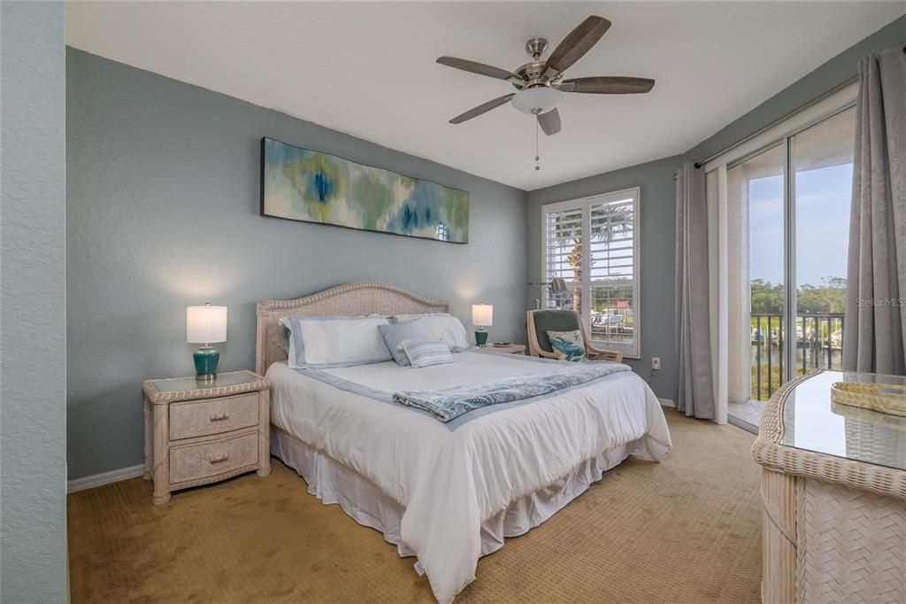 For Sale: $525,000 (2 beds, 2 baths, 1299 Square Feet)