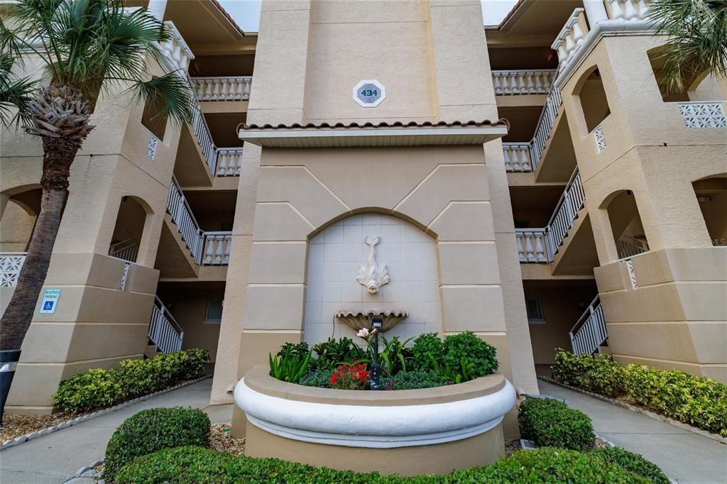 For Sale: $525,000 (2 beds, 2 baths, 1299 Square Feet)