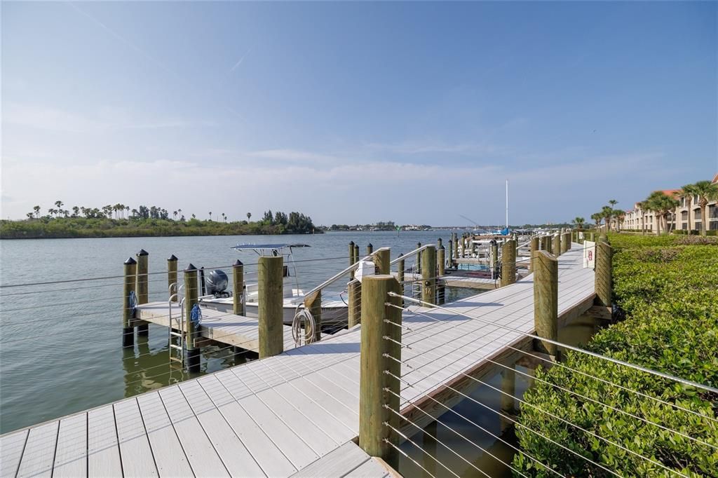 For Sale: $525,000 (2 beds, 2 baths, 1299 Square Feet)