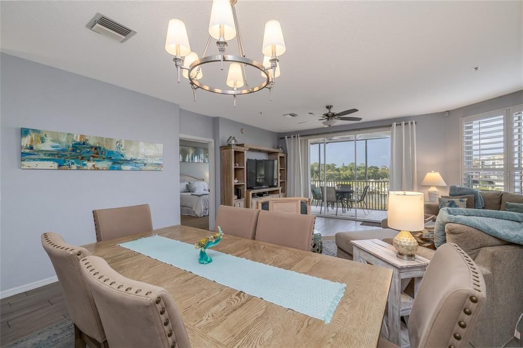 For Sale: $525,000 (2 beds, 2 baths, 1299 Square Feet)