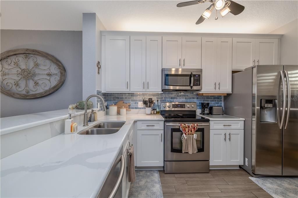 For Sale: $525,000 (2 beds, 2 baths, 1299 Square Feet)
