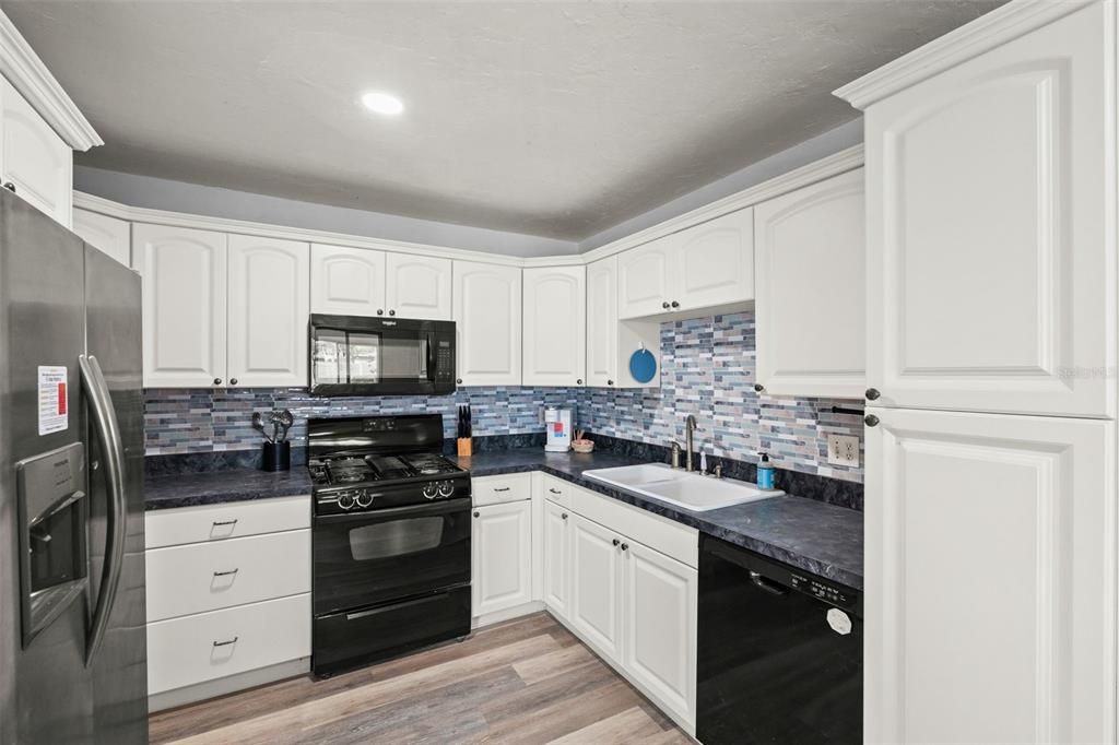 For Sale: $459,000 (4 beds, 2 baths, 2314 Square Feet)