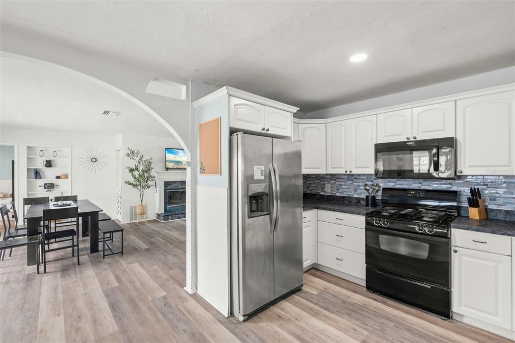 For Sale: $459,000 (4 beds, 2 baths, 2314 Square Feet)