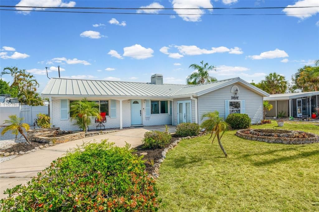 For Sale: $459,000 (4 beds, 2 baths, 2314 Square Feet)