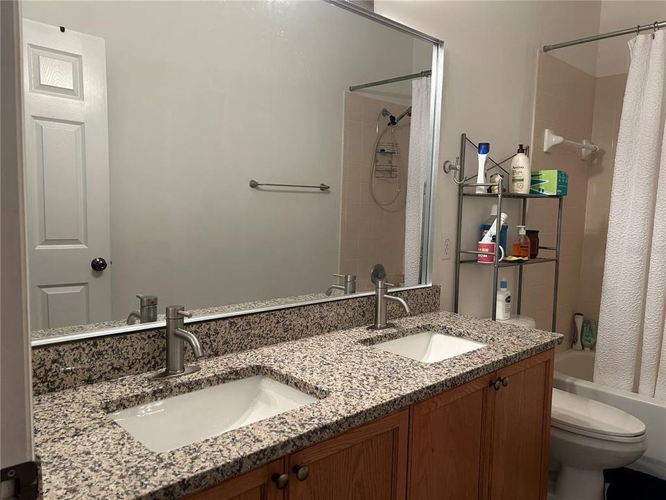 For Rent: $2,800 (4 beds, 2 baths, 2203 Square Feet)