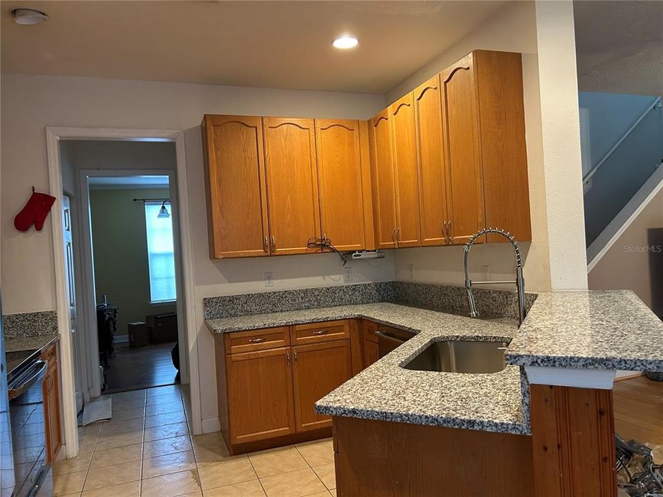 For Rent: $2,800 (4 beds, 2 baths, 2203 Square Feet)