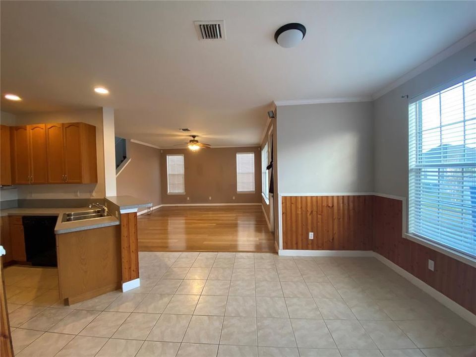 For Rent: $2,800 (4 beds, 2 baths, 2203 Square Feet)