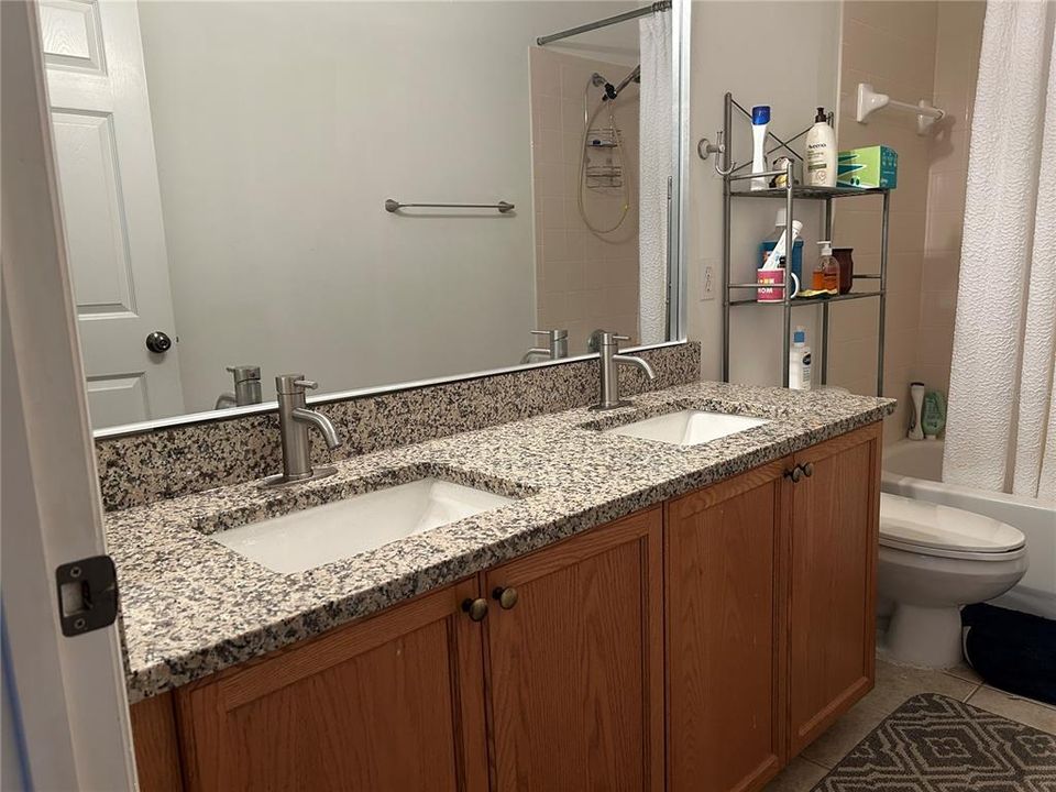 For Rent: $2,800 (4 beds, 2 baths, 2203 Square Feet)