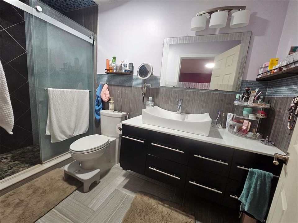 На продажу: $399,900 (5 спален, 3 ванн, 2129 Квадратных фут)