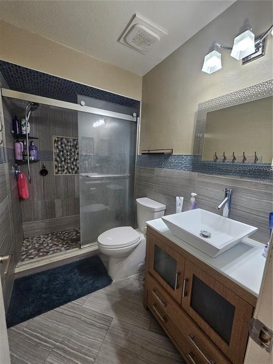 На продажу: $399,900 (5 спален, 3 ванн, 2129 Квадратных фут)