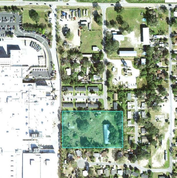 En Venta: $950,000 (2.85 acres)
