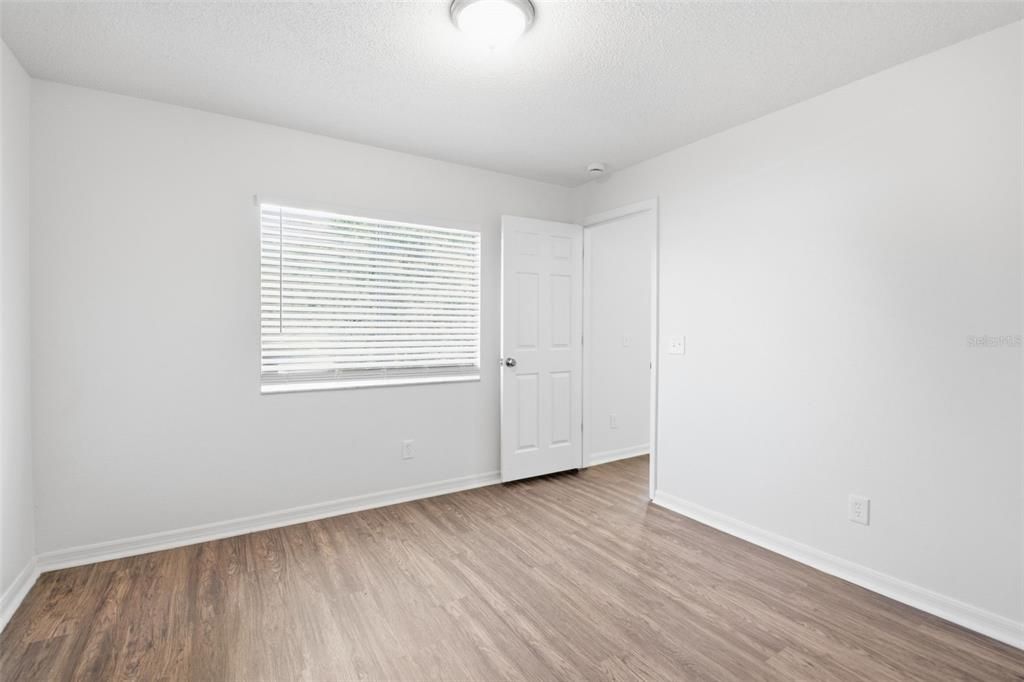 Activo con contrato: $284,900 (4 camas, 2 baños, 1507 Pies cuadrados)