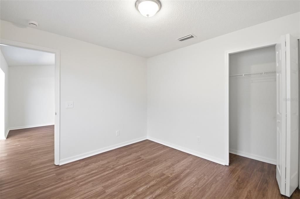 Activo con contrato: $284,900 (4 camas, 2 baños, 1507 Pies cuadrados)
