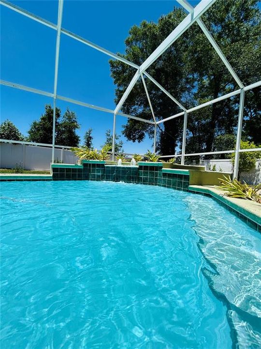 На продажу: $389,990 (3 спален, 2 ванн, 2083 Квадратных фут)