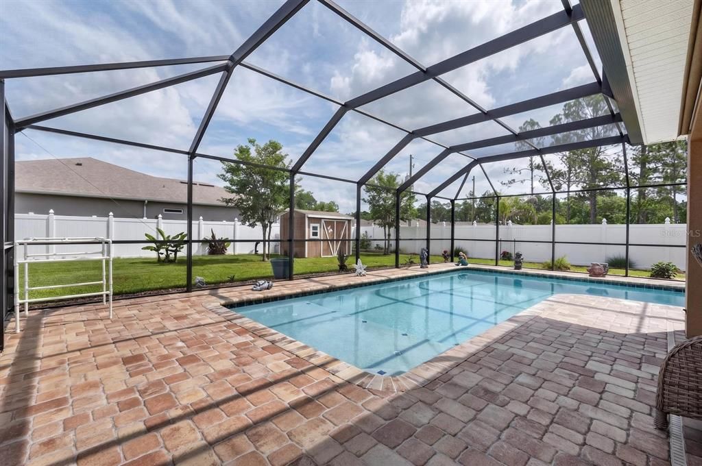 Active With Contract: $350,000 (3 beds, 2 baths, 1377 Square Feet)