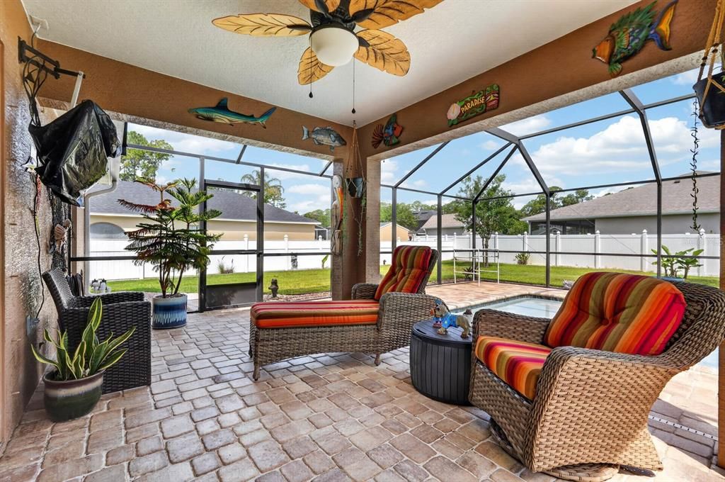 Active With Contract: $350,000 (3 beds, 2 baths, 1377 Square Feet)