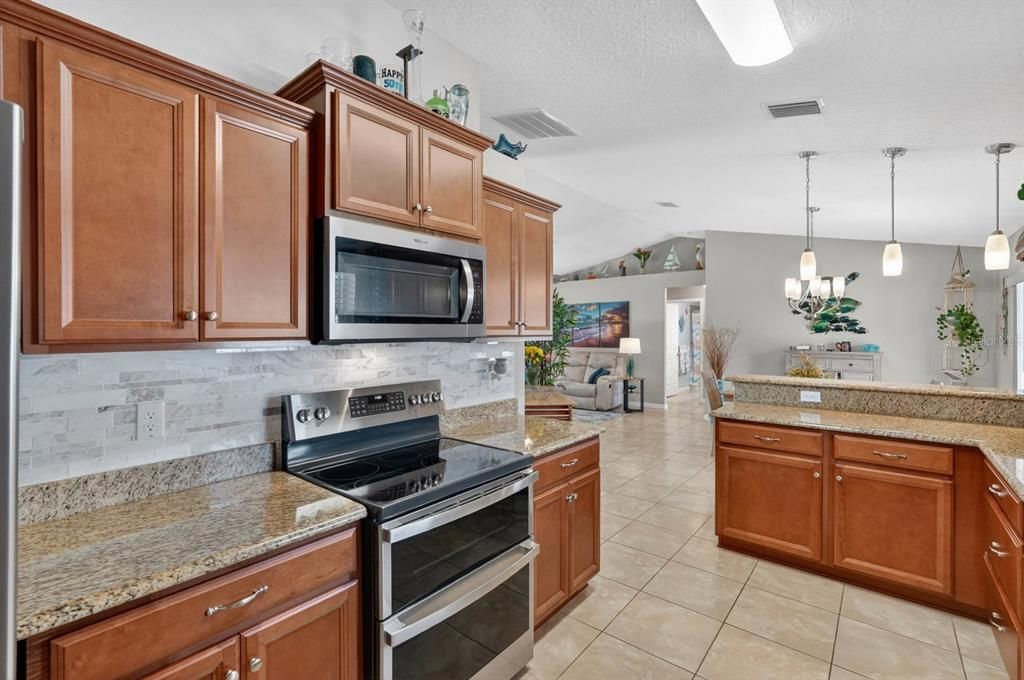 Active With Contract: $350,000 (3 beds, 2 baths, 1377 Square Feet)