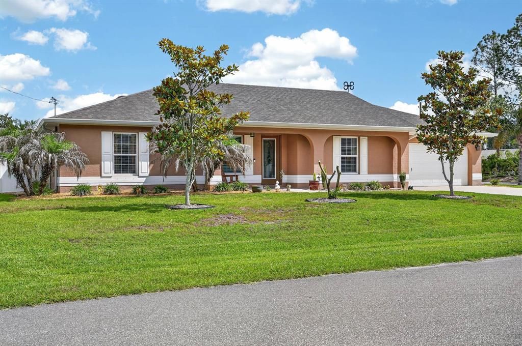 Active With Contract: $350,000 (3 beds, 2 baths, 1377 Square Feet)