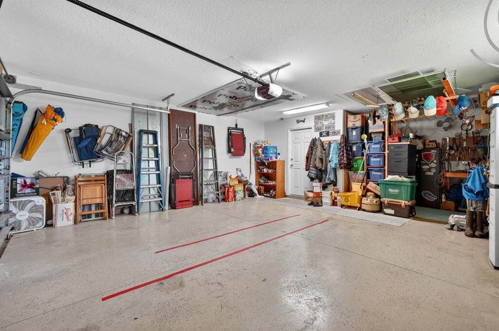 Active With Contract: $350,000 (3 beds, 2 baths, 1377 Square Feet)