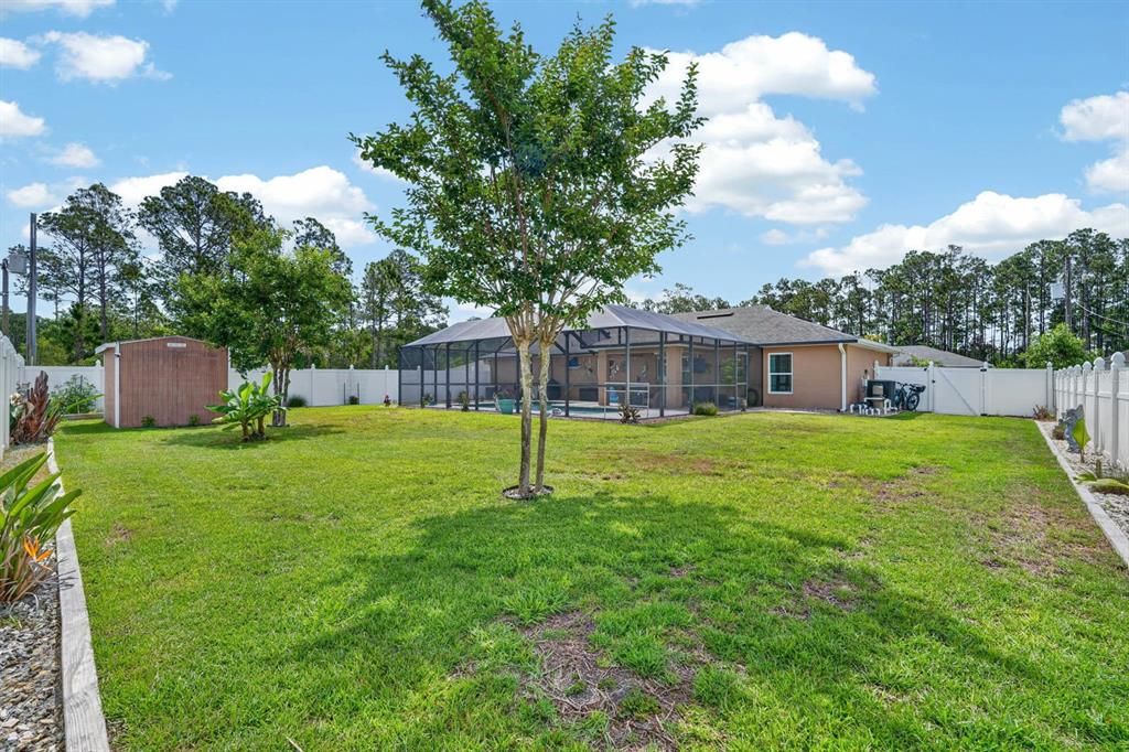 Active With Contract: $350,000 (3 beds, 2 baths, 1377 Square Feet)