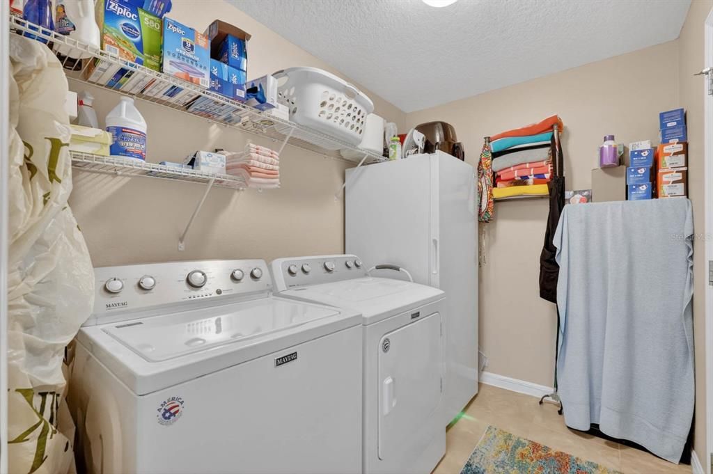 Active With Contract: $350,000 (3 beds, 2 baths, 1377 Square Feet)