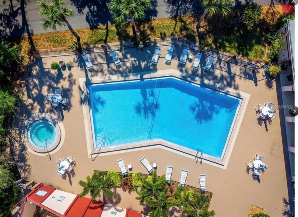 En Venta: $305,000 (3 camas, 2 baños, 1712 Pies cuadrados)