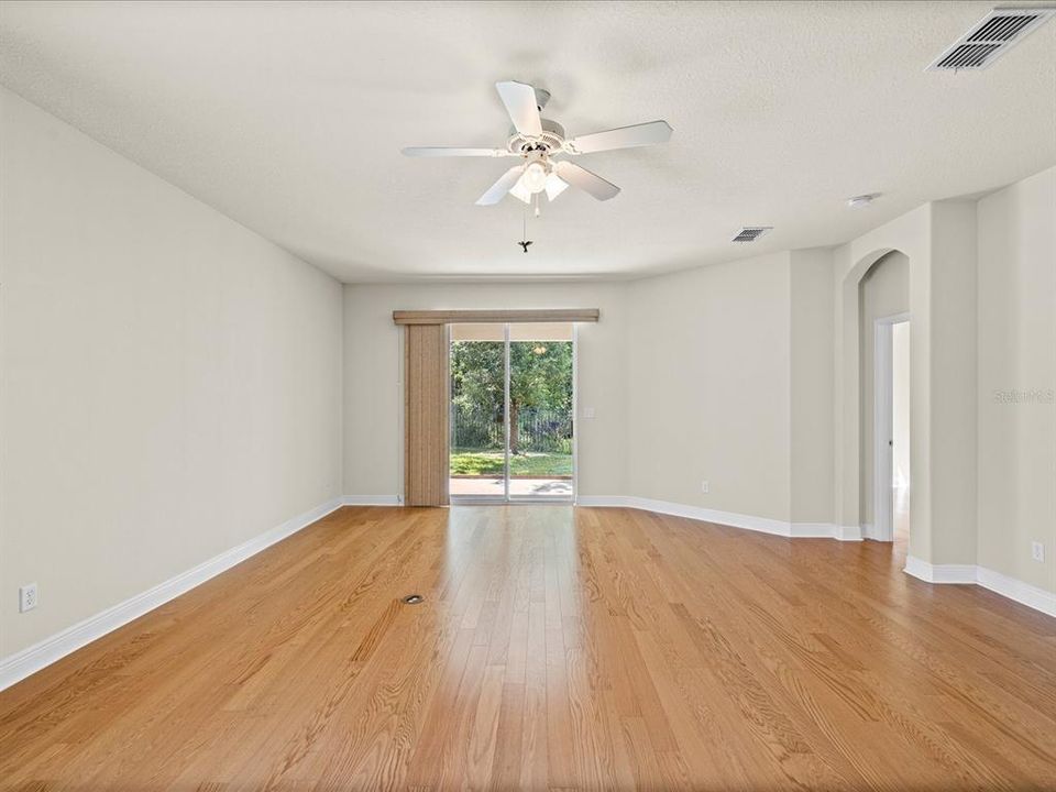 Active With Contract: $330,000 (3 beds, 2 baths, 1984 Square Feet)