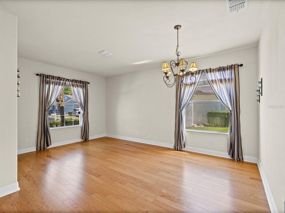 Active With Contract: $330,000 (3 beds, 2 baths, 1984 Square Feet)