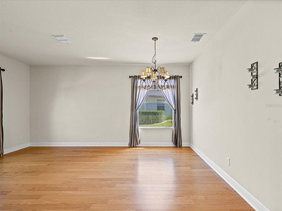 Active With Contract: $330,000 (3 beds, 2 baths, 1984 Square Feet)