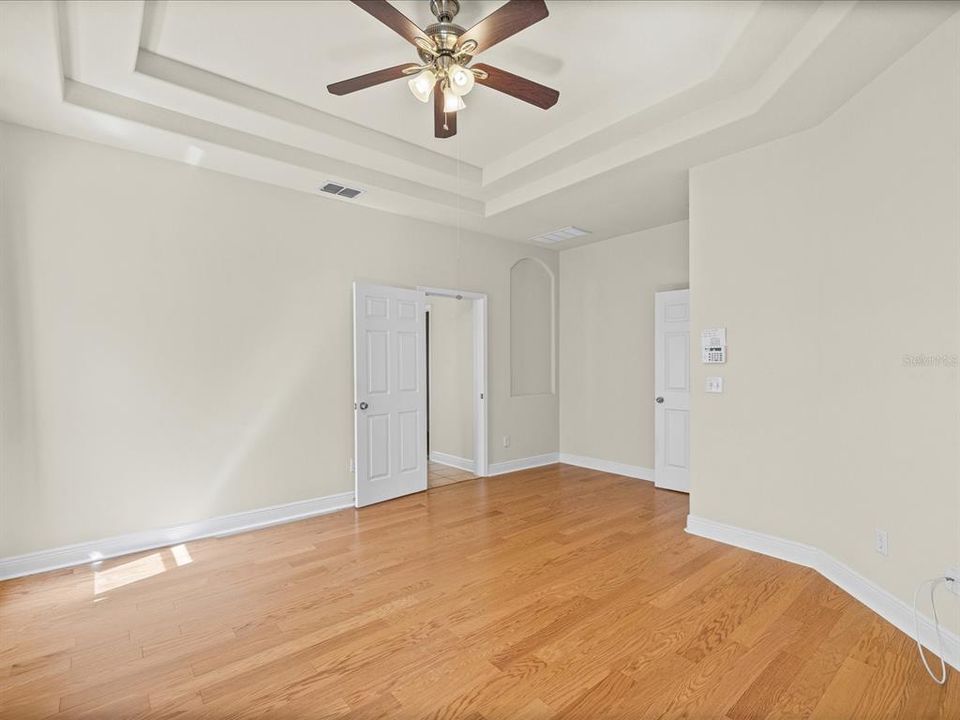 Active With Contract: $330,000 (3 beds, 2 baths, 1984 Square Feet)