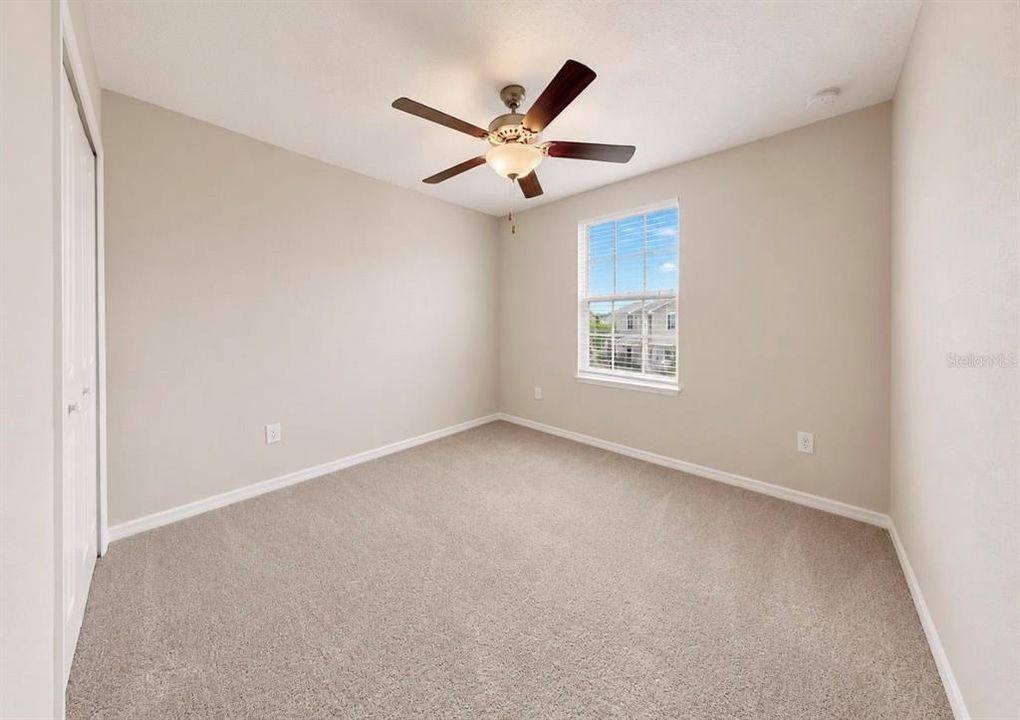 For Sale: $319,900 (4 beds, 2 baths, 1914 Square Feet)