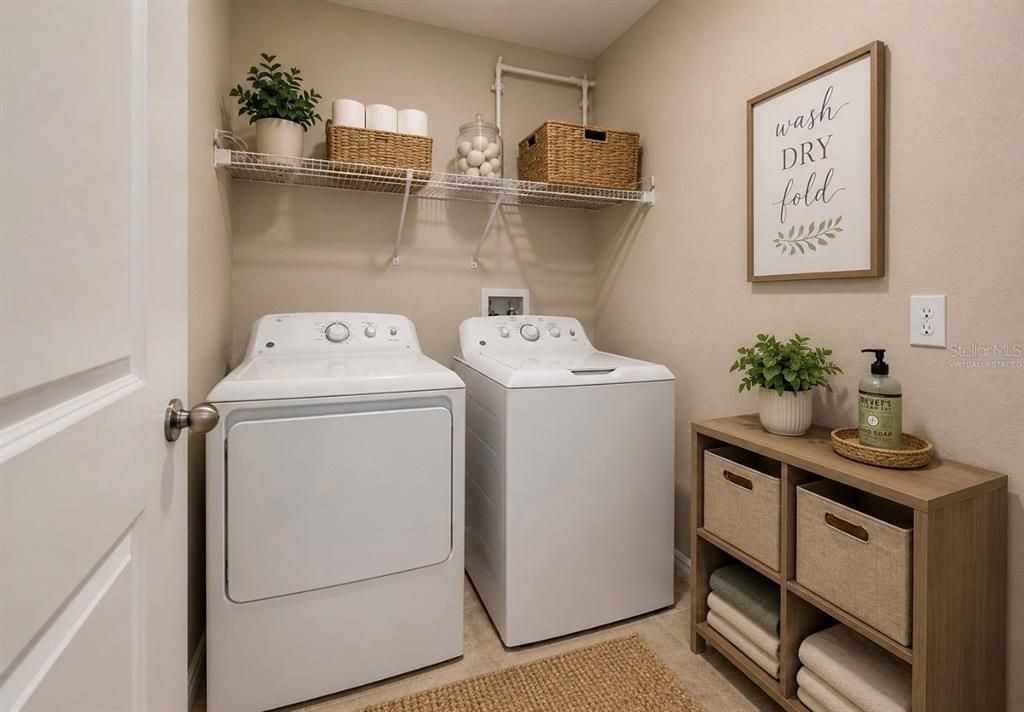 For Sale: $319,900 (4 beds, 2 baths, 1914 Square Feet)