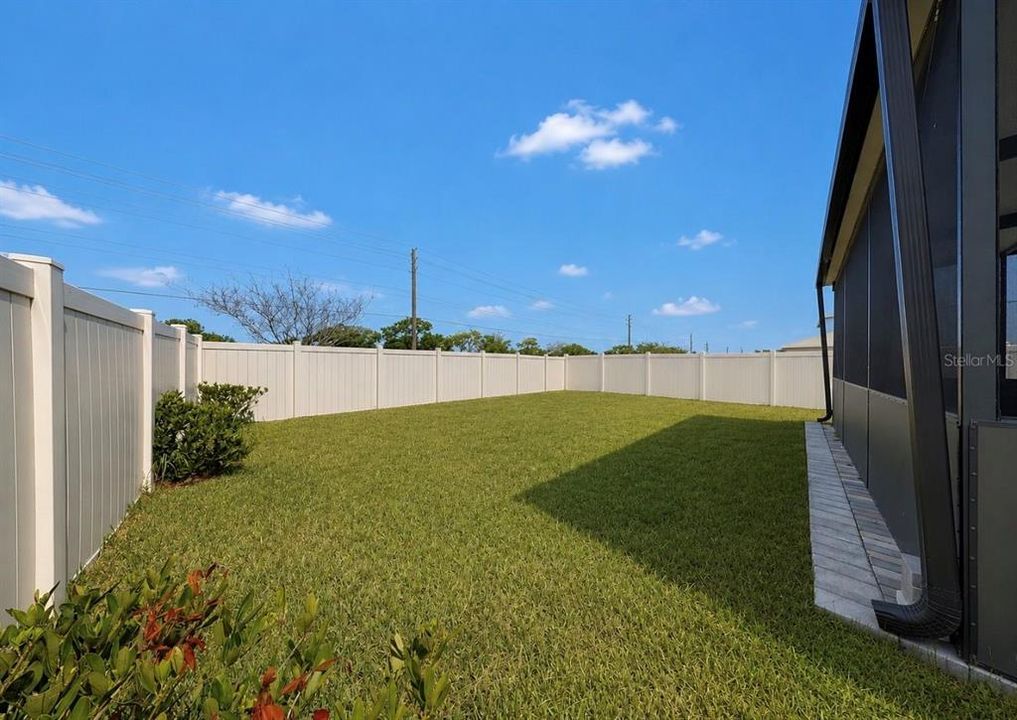 For Sale: $319,900 (4 beds, 2 baths, 1914 Square Feet)