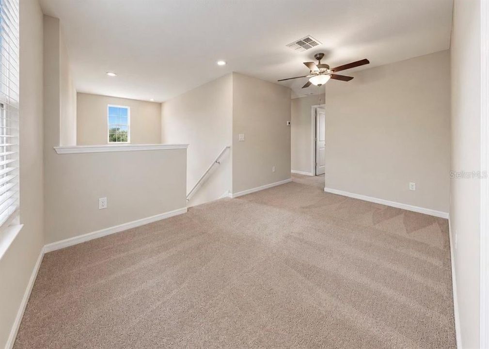 For Sale: $319,900 (4 beds, 2 baths, 1914 Square Feet)
