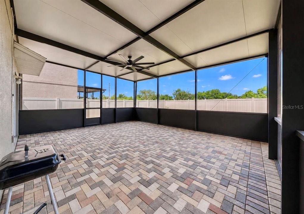 For Sale: $319,900 (4 beds, 2 baths, 1914 Square Feet)